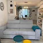 Les Micocouliers - Spacieuse Maison,4chambres ,avec Jardin- Parking -wifi *